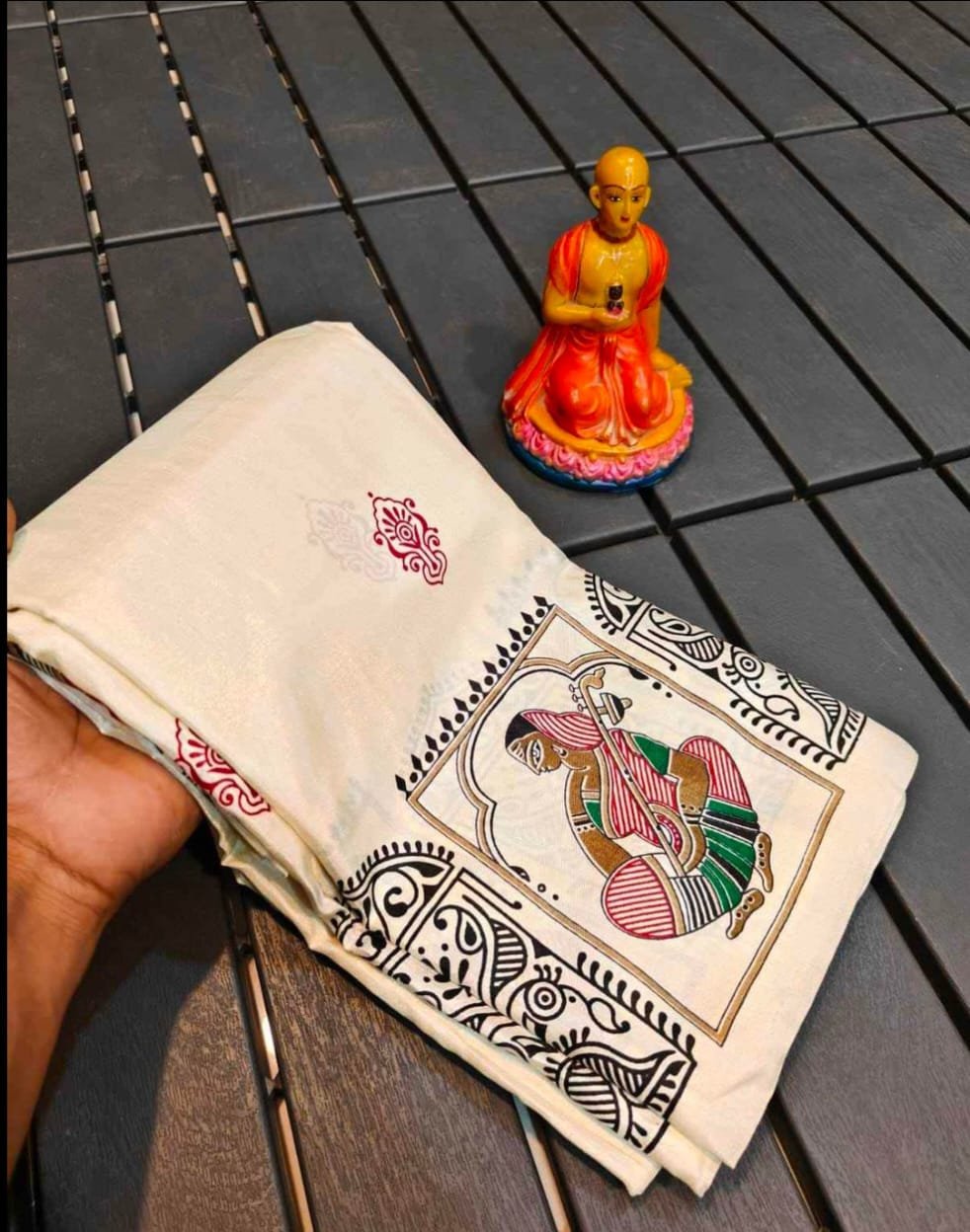 Exquisite Off-White Tussar Silk Handcrafted Saree – Timeless Elegance for Every Occasion