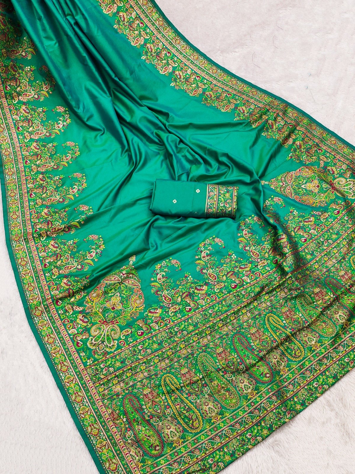 Kashmiri Handwoven Peacock Pashmina Silk Saree with Blouse Piece