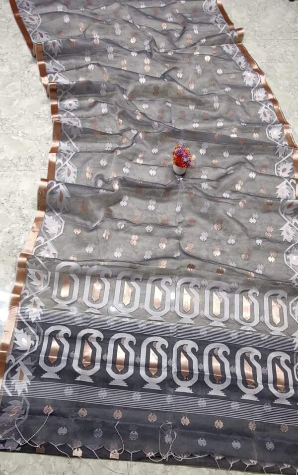 Elegant Grey Handcrafted Muslin Silk Jamdani Saree