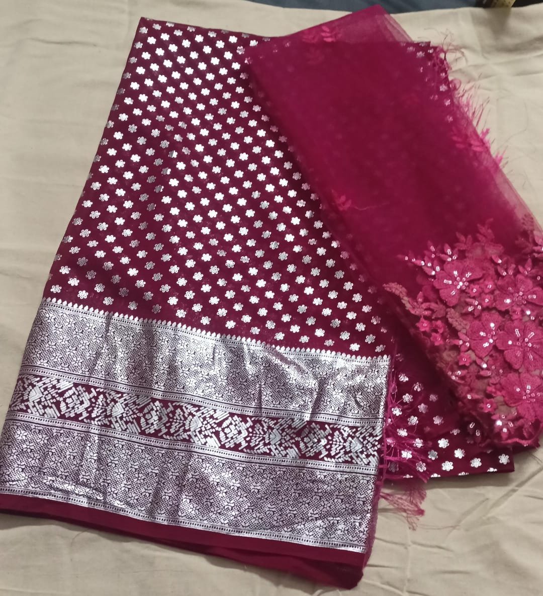 Elegant Fuchisa Silk Saree for Women