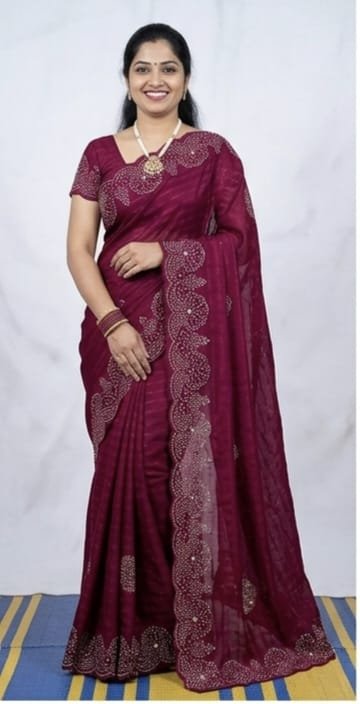 Elegant Maroon Bandhani Printed Saree with Blouse Piece