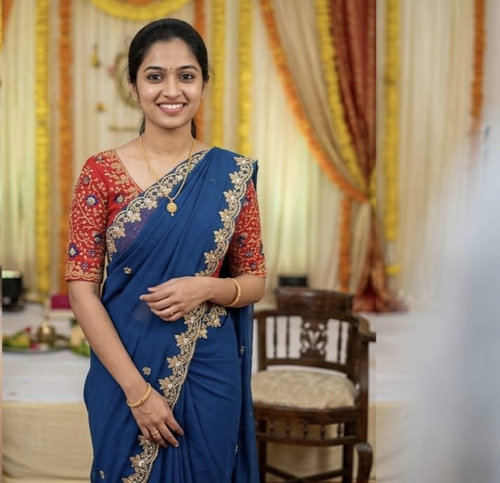 Designer Silk Blend Saree with Scalloped Zari Border & Contrast Blouse for Women for Ethnic Wear online India