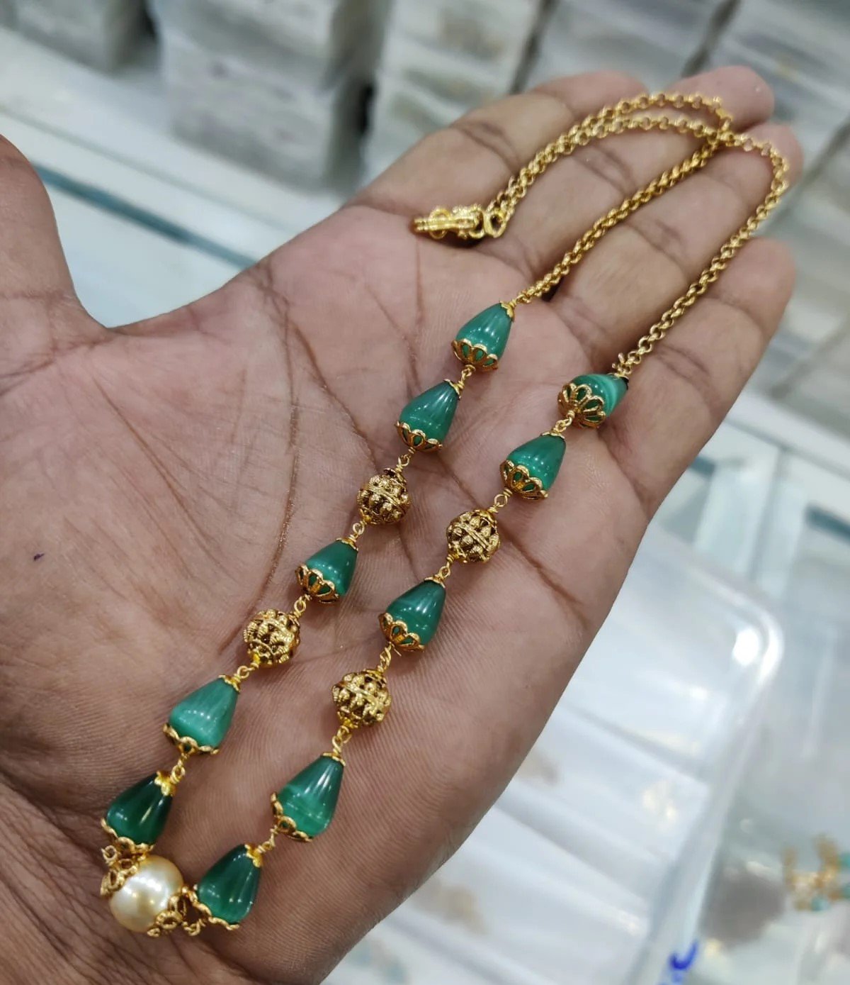 green teardrop beads and decorative gold-toned beads Chain Necklace