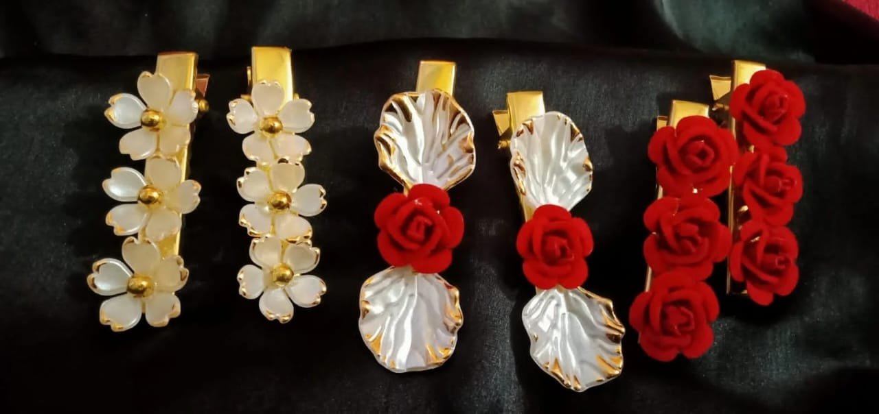 Floral gold  Hair clips